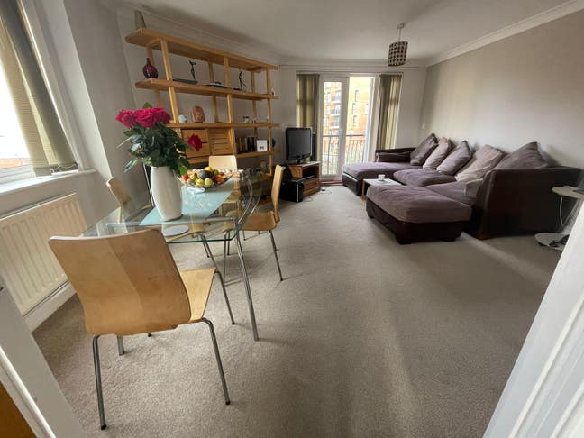 Furnished 2 Bedroom Flat in Central Reading Main Photo