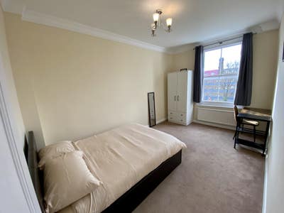 Double Bed Room Newly Refurbed Modern Main Photo