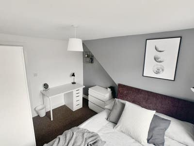 Room Available - Student House 2 mins from Uni Main Photo