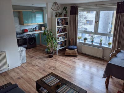 Quiet double room in EH6 Main Photo