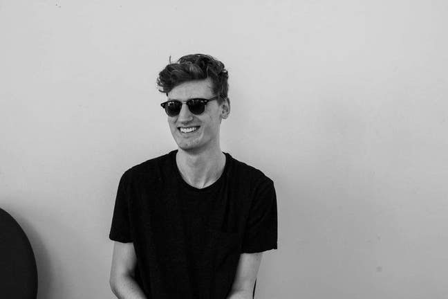 I am a professional male aged 32 working in v... Main Photo