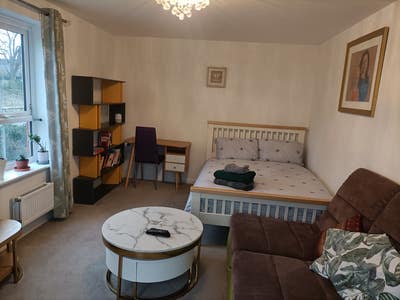 North Bristol, 5 Min away from the Mall Cribbs Main Photo