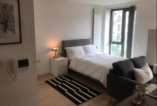 A Stunning Riverside Studio in Royal Wharf Main Photo