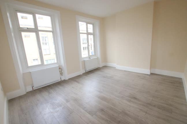 Master Bedroom to rent in Caledonian Road  Main Photo