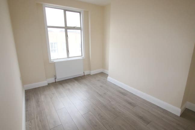1 Double Bedroom to rent at Caledonian Road (R3) Main Photo