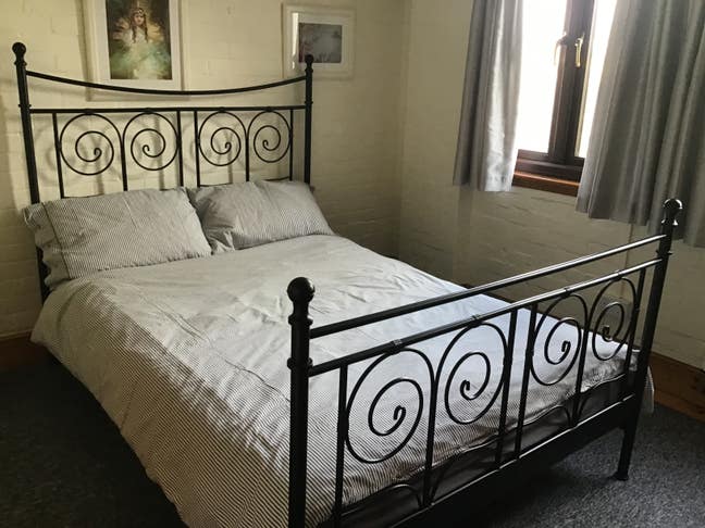 Double room, 500m from Junc. 24 M5- mon-fri Main Photo