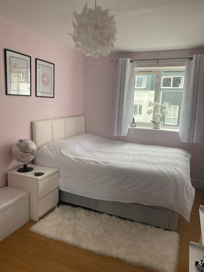 Clean & cosy double bedroom.   Main Photo