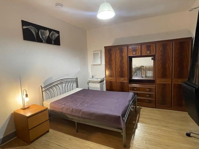 Large Double Room In Leyton  Main Photo