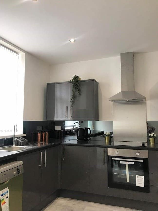 Modern Furnished Rooms all bills inc  Main Photo