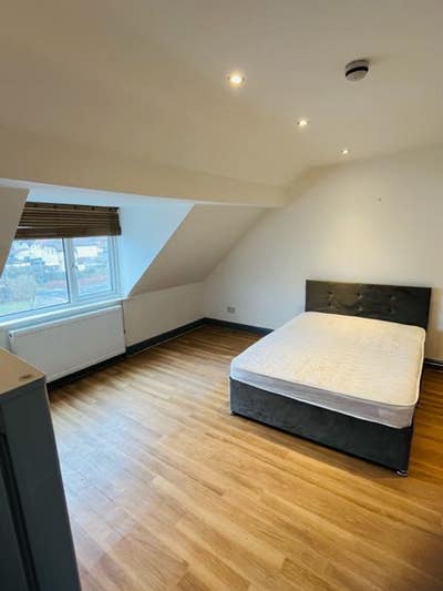 En-Suite rooms available B28 area Main Photo