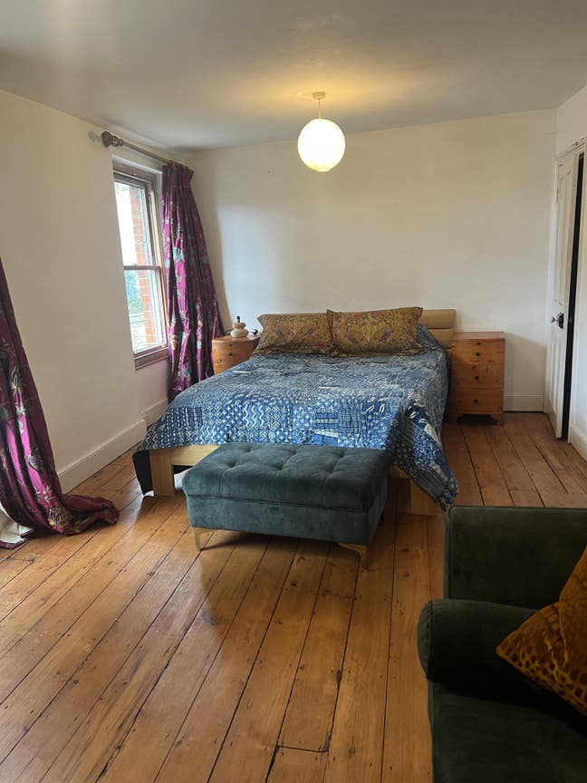 Double room with kingsize bed, sofa and wood burne Main Photo