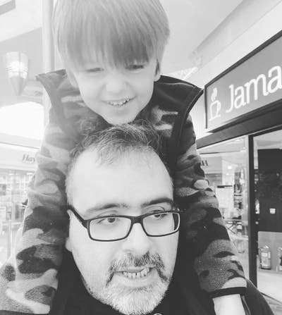 I am a 46 year old portuguese male, I am work... Main Photo