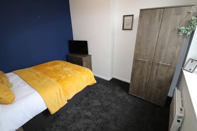 ✨DBL Rooms in Bury Available Main Photo