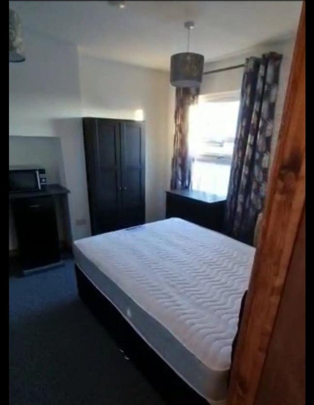 Studio Flat/ Bedsit, ALL Bills Included. Main Photo