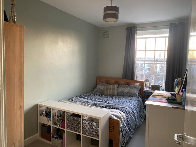 Double Room in a Friendly 3-bed flat Main Photo