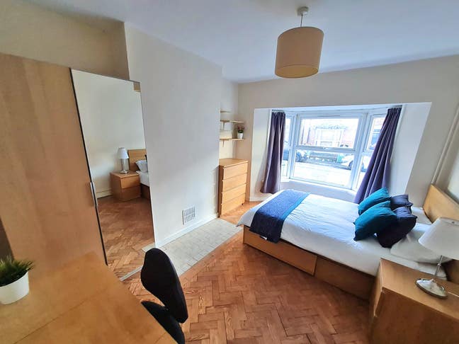 Double Room City Centre -SO15 2HS Main Photo