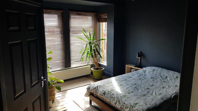 Large Room with En-Suite Main Photo