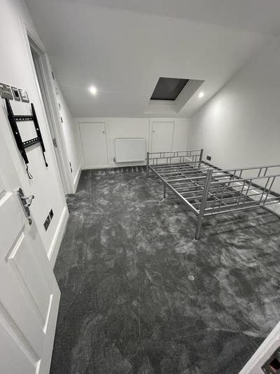 Double Bedroom En-suite fully refurbished couple Main Photo