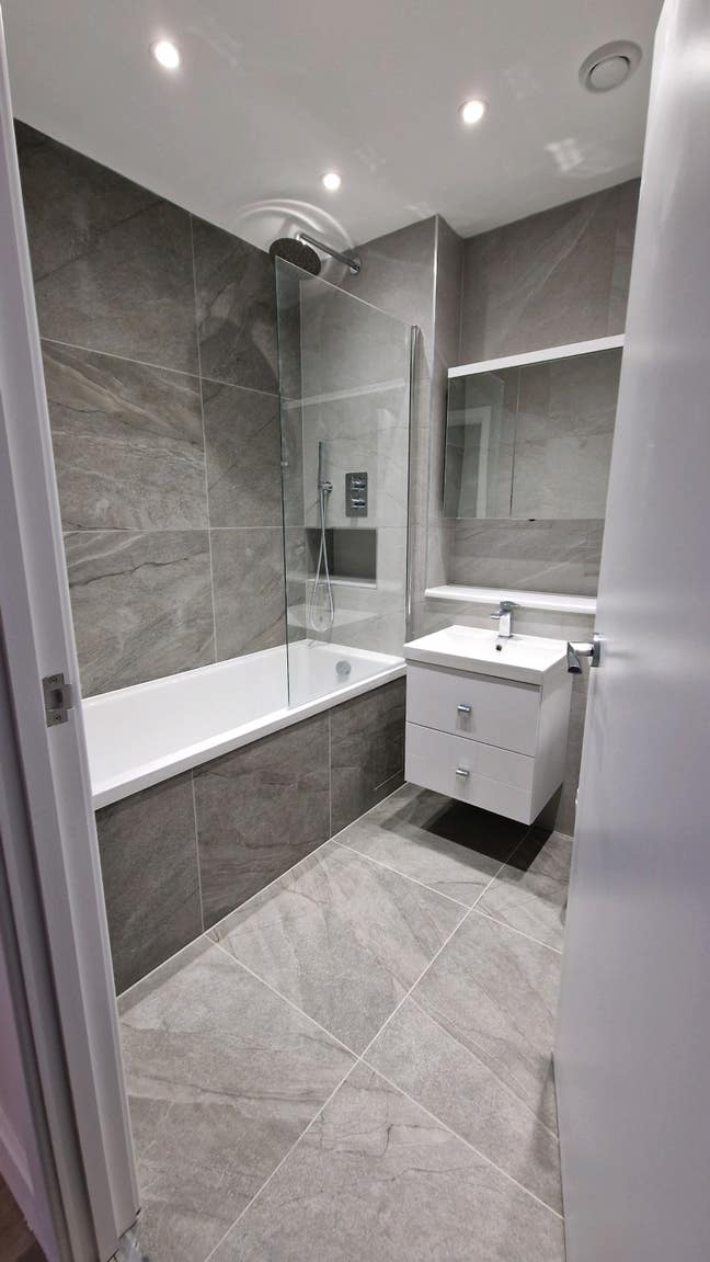 Furnished flat share in modern 2 bed flat Main Photo