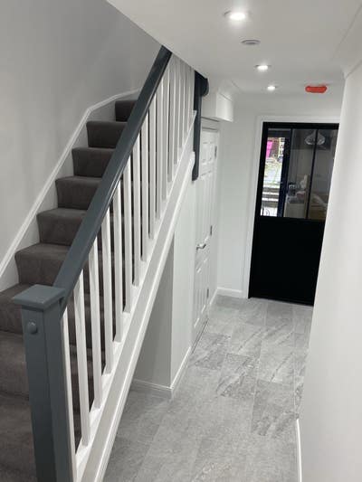 Stunning 3 storey 1xSingle available  Main Photo