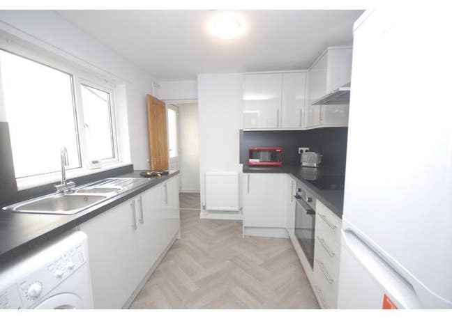 🏡Furnished Single Room☀️ Main Photo