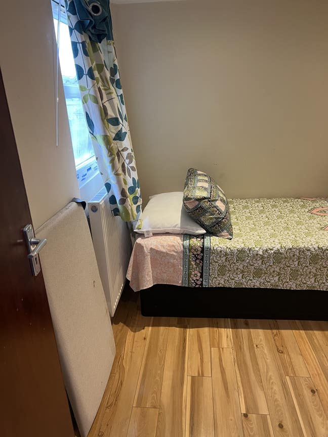 Room available soon  Main Photo
