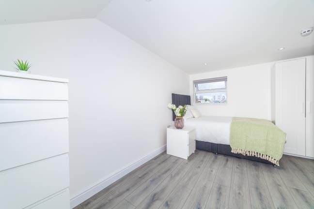 Lovely Ensuite Rooms in a Relaxed & Friendly House Main Photo