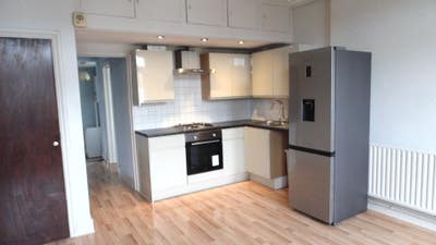 Large 1 bedroom first floor flat in Hither Green Main Photo