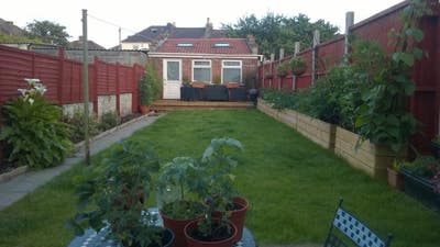 Self contained annexe available in spacious house Main Photo