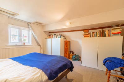 Double room to rent with office area Main Photo