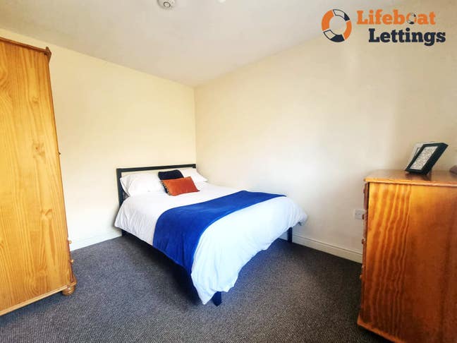 Furnished double bedroom with all bills & WiFi Main Photo
