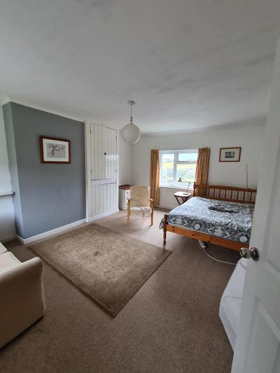 Large  double room in Calstock Main Photo