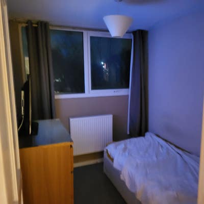 Nice Single Room Furnished with Tv Main Photo