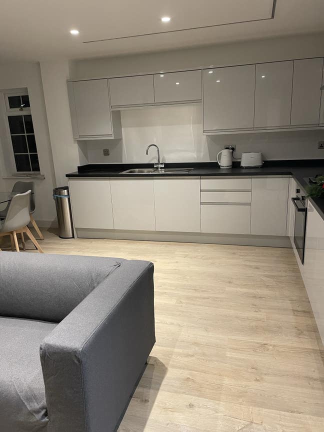 1 en-suite Room available  Main Photo