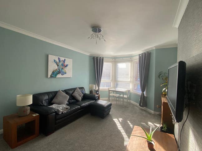 2 bright lovely rooms in Alexandra Parade Main Photo