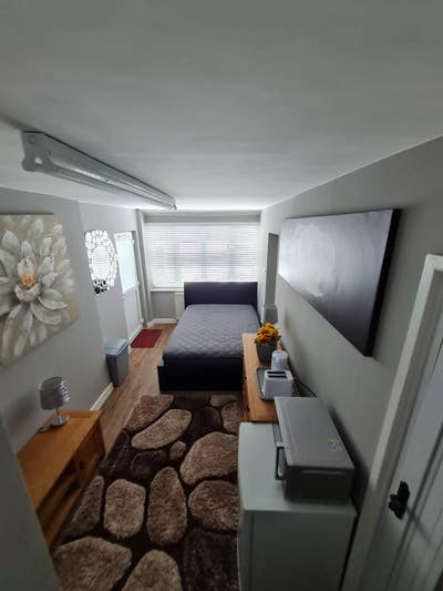Fully Furnished Double Room, Ensuite, Own Kitchen. Main Photo
