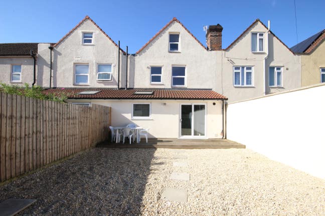 Double Room - 50% off first months rent!  Main Photo