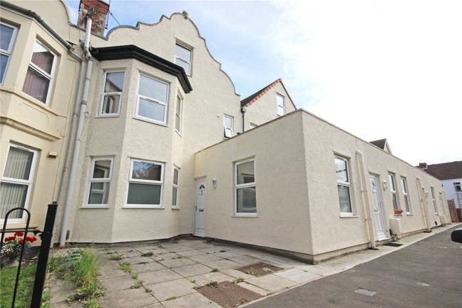 Double Room - 50% off first months rent!  Main Photo