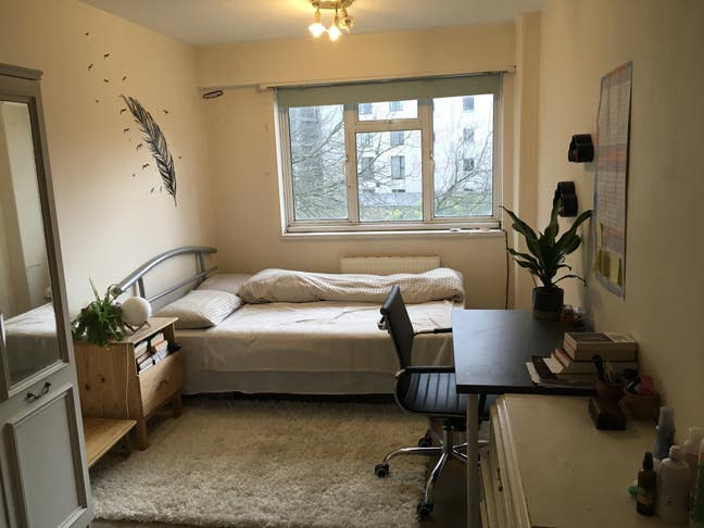 Large double room in Swiss Cottage Main Photo