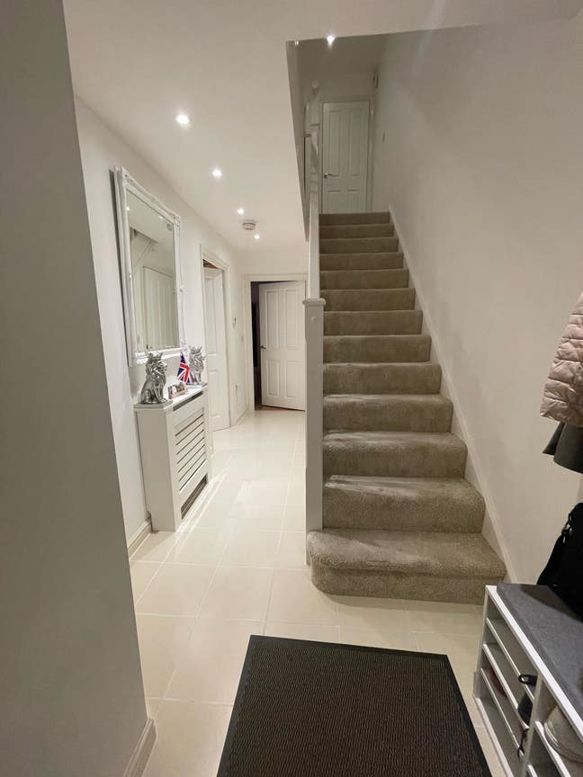 Specious double bedroom available to let  Main Photo
