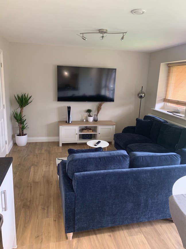 Room available - Gidea Park! 12min Walk to Station Main Photo