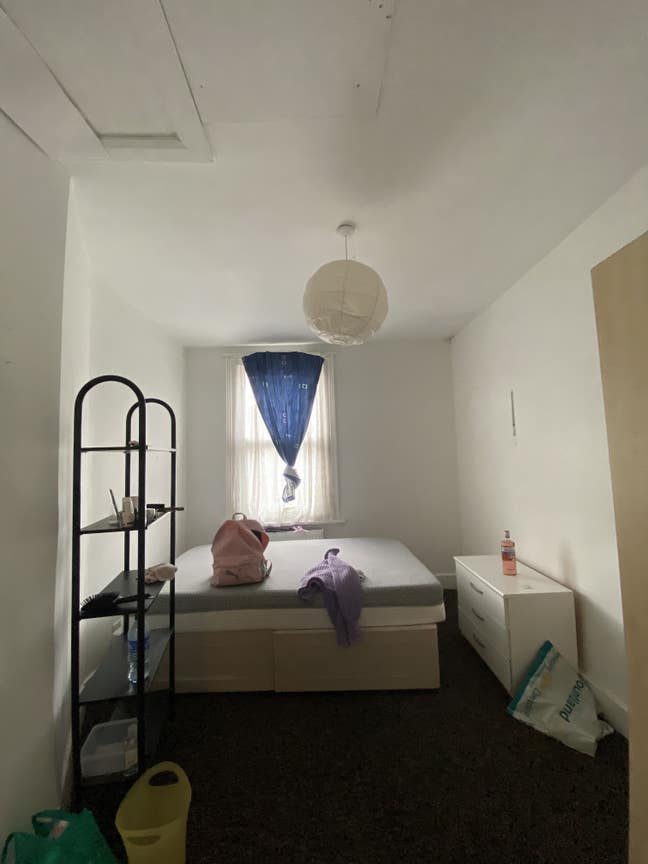 Single Room in Brixton Hill (Female Only) Main Photo