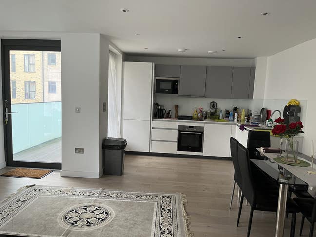 Spacious Two-Bedroom Apartment in a New Building Main Photo