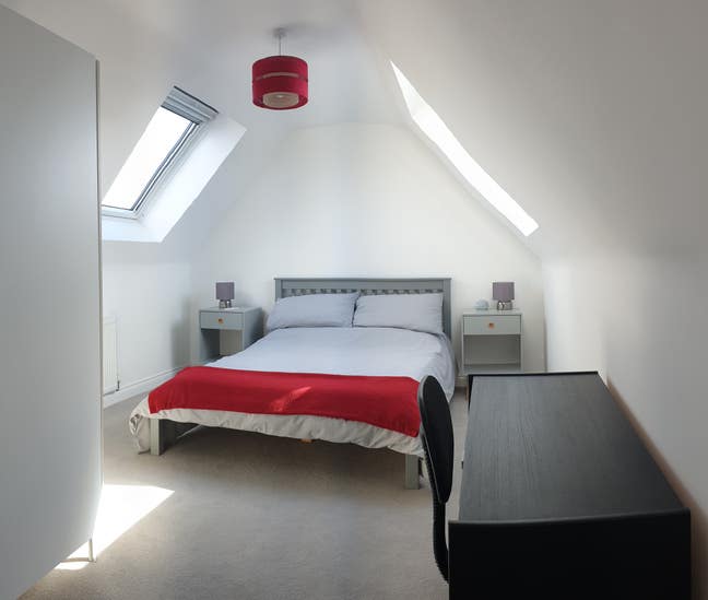 Bright Double Room (Mon-Fri) with En-Suite/Parking Main Photo