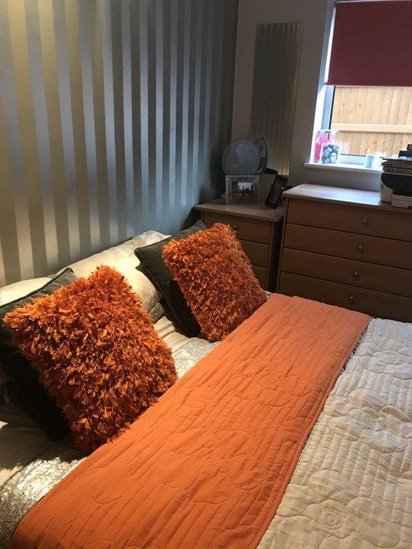 One Double room  en suite , shared  Large kitchen  Main Photo