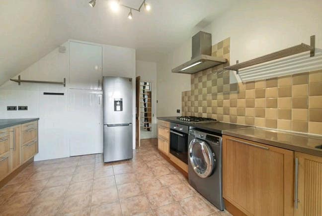 Large Double. Spacious Property. Main Photo