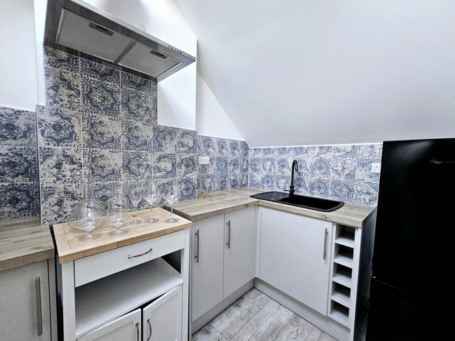 Luxury apartment available in Woolwich Main Photo