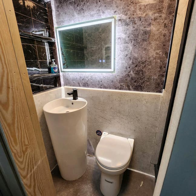 Amazing Studio In Vibrant Location All Bill Incl Main Photo