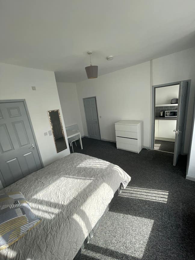 Barnsley High spec apartments s70 Main Photo