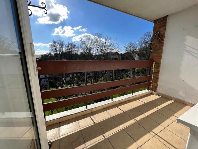 2 Double Bedroom Flat with Balcony  in SE19 Main Photo